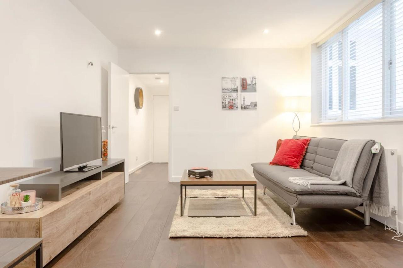 Appartamento Modern Flat In The Heart Of West Londra Esterno foto
